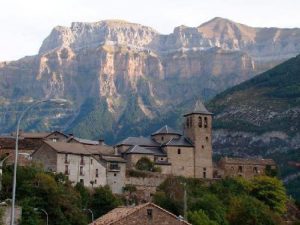 Torla, a los pies del Parque Nacional de Ordesa